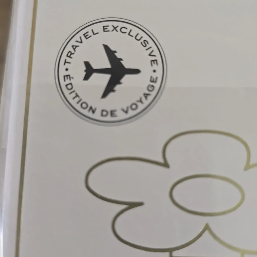 Marc Jacobs Fragrance Set With 4 Scents, Travel Sizes, New And Sealed In Box - Picture 3 of 3